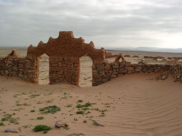 Заброшенная марокканская воинская часть в Западной Сахаре