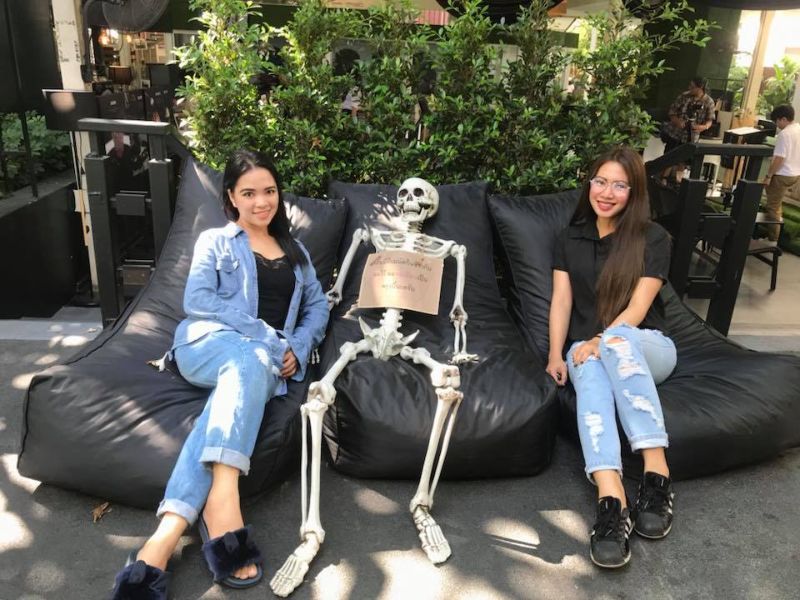 Тайское кафе смерти учит посетителей ценить жизнь