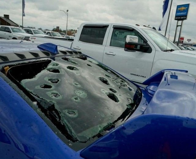 В Алабаме град повредил 380 новых Автомобилей