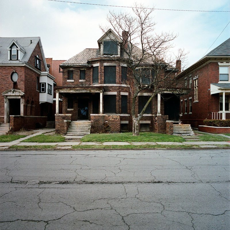 Фото-проект о заброшенных домах Детройта
