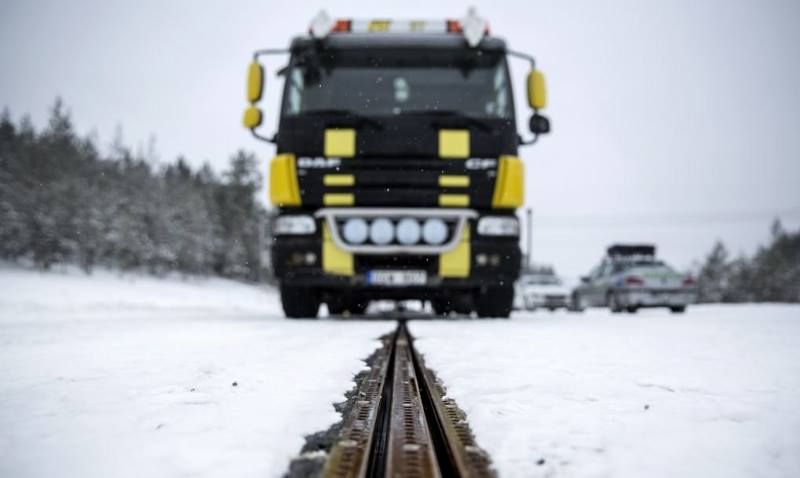 В Швеции построили первую дорогу для подзарядки авто на ходу