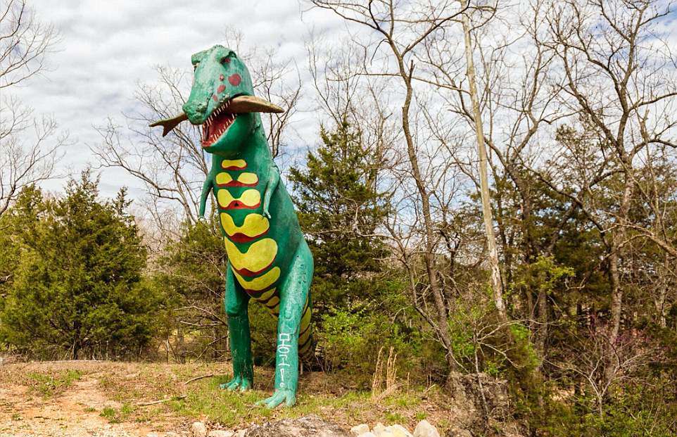 Заброшенный парк динозавров в Арканзасе