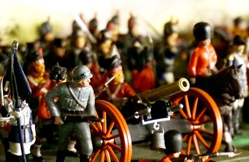 После смерти британца нашли его коллекцию из 250 000 игрушечных солдатиков