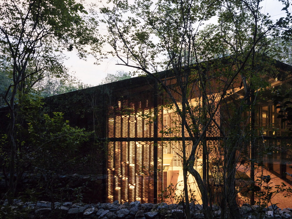 Зеркальная резиденция в мексиканском лесу