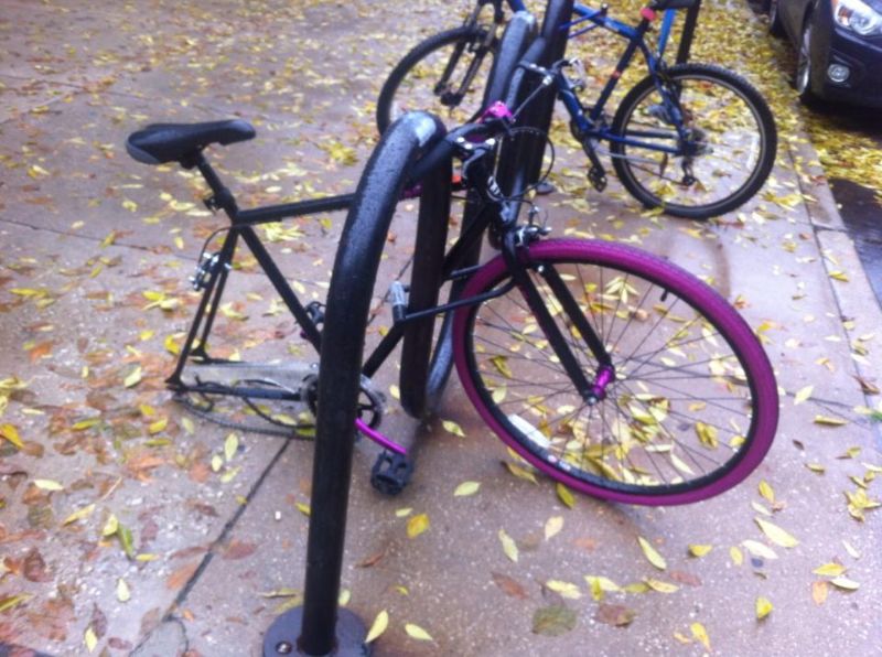 В Чикаго от припаркованных велосипедов остаются рожки да ножки