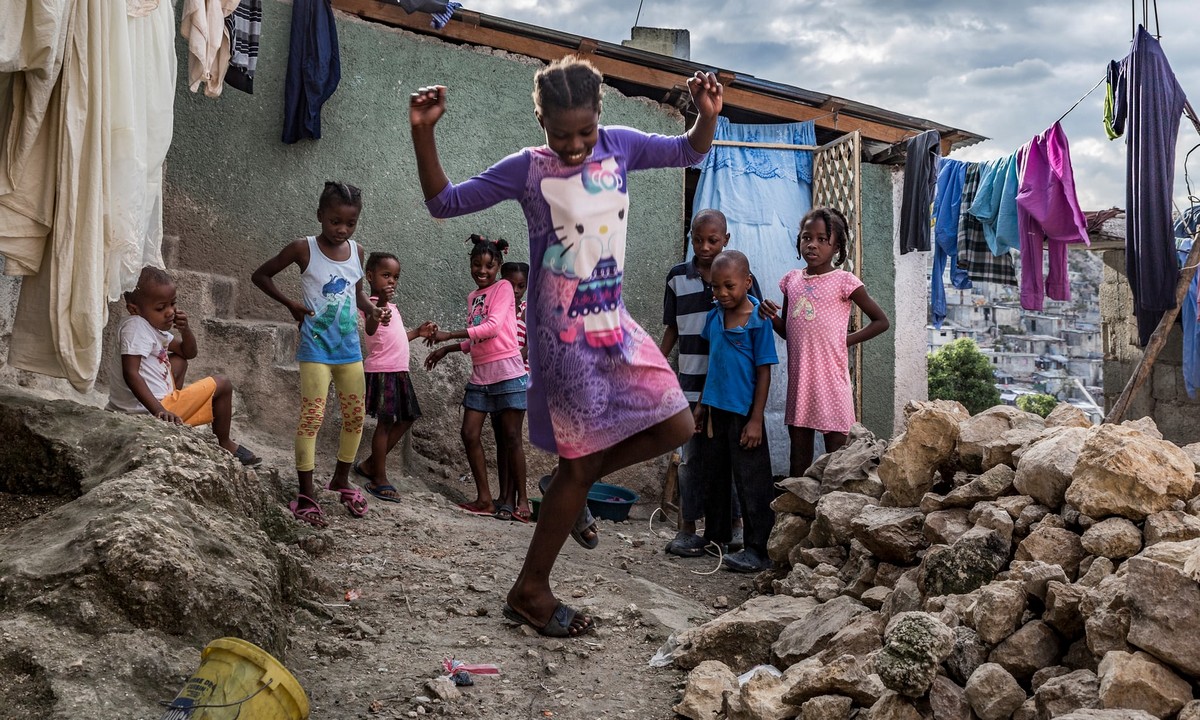 Жизнь в крупнейших трущобах Гаити