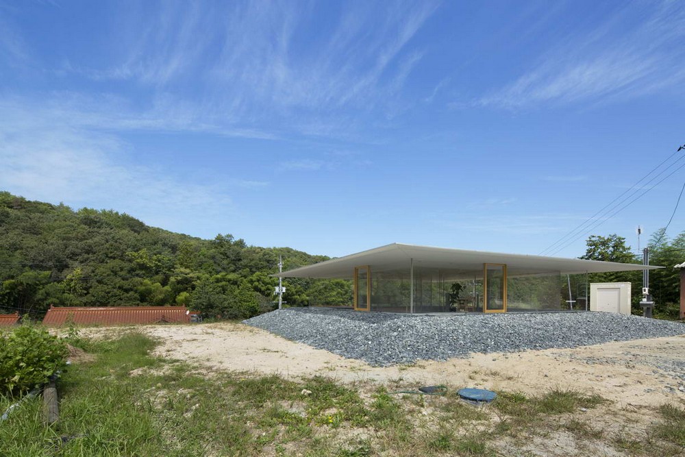 Прозрачный загородный домик в Хиросиме