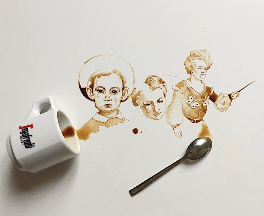 Произведения искусства из пролитых кофе и чая