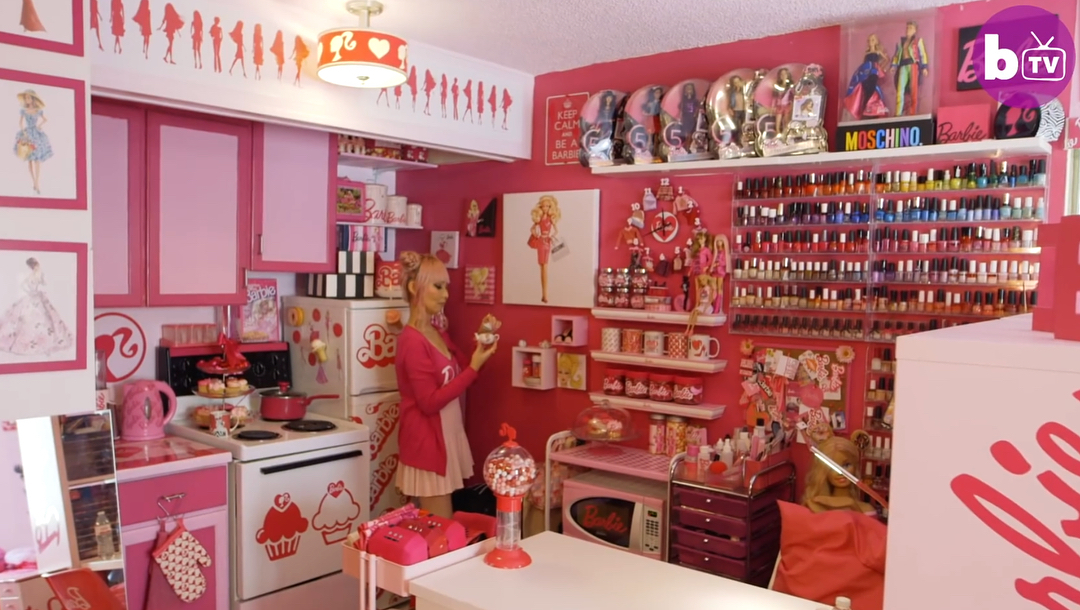 36-летняя японская фанатка куклы Барби