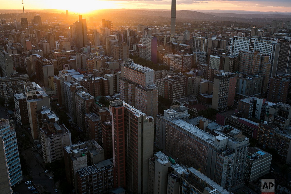 Мэр Йоханнесбурга хочет очистить здания от скваттеров