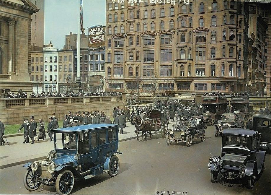 Раскрашенные кадры Нью-Йорка 1920-х годов