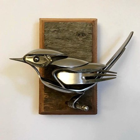 Реалистичные скульптуры птиц из старых вилок и ложек