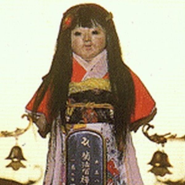 Кукла-призрак Окико, у которой растут волосы