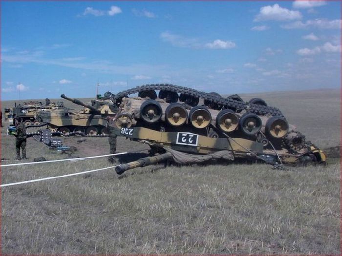 Различные аварии с танками