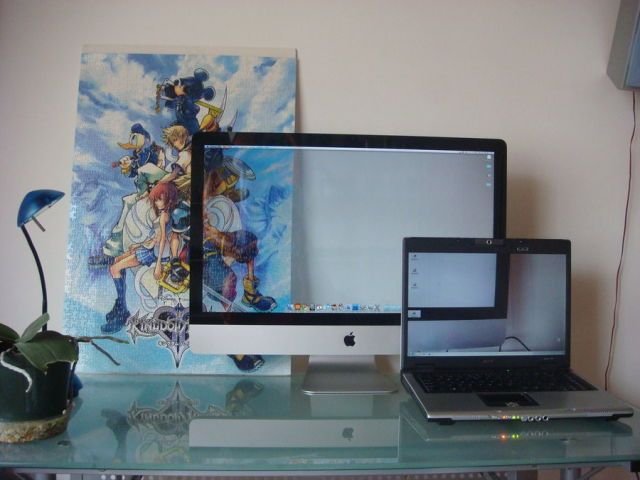 Прозрачный фон на рабочем столе компьютера