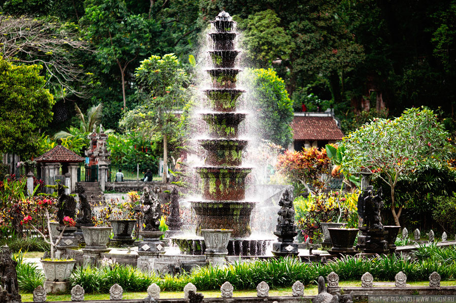 Экскурсия во дворец Тиртаганга на Бали