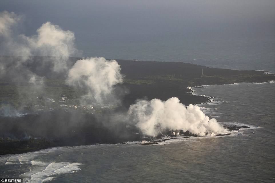 Потоки лавы на Гавайях уничтожили сотни домов за ночь