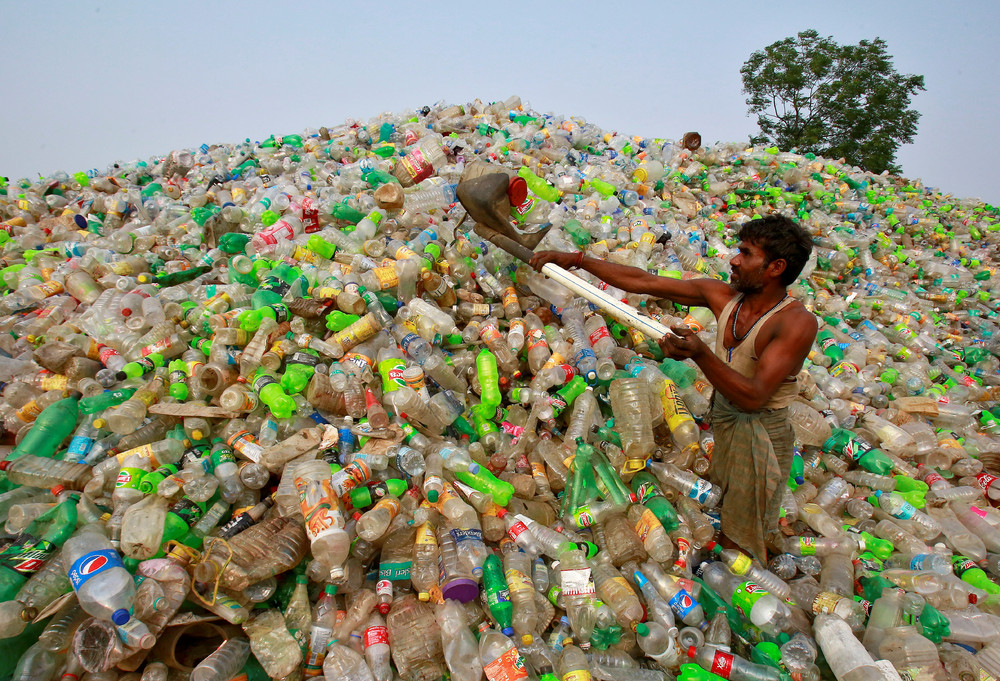 Грязь и пластиковый мусор Индии