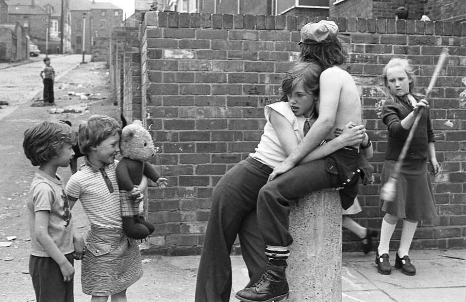 Атмосферные снимки о жизни в Великобритании 70-х—80-х годов
