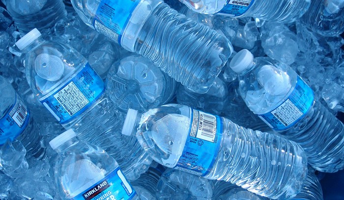 Почему не стоит повторно использовать пластиковые бутылки