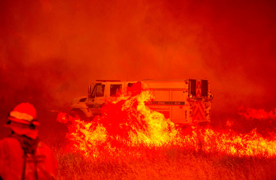 Сильные лесные пожары бушуют в Калифорнии