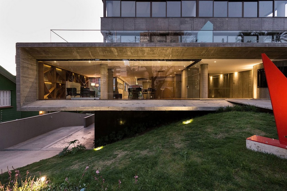 Апартаменты из бетона и стекла в Бразилии
