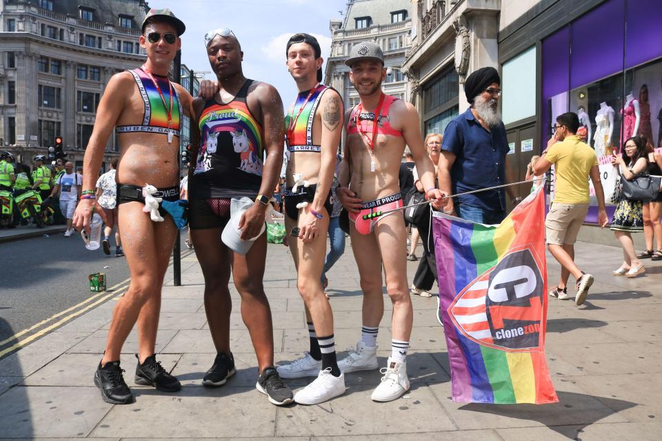 Ежегодный гей-парад в Лондоне.