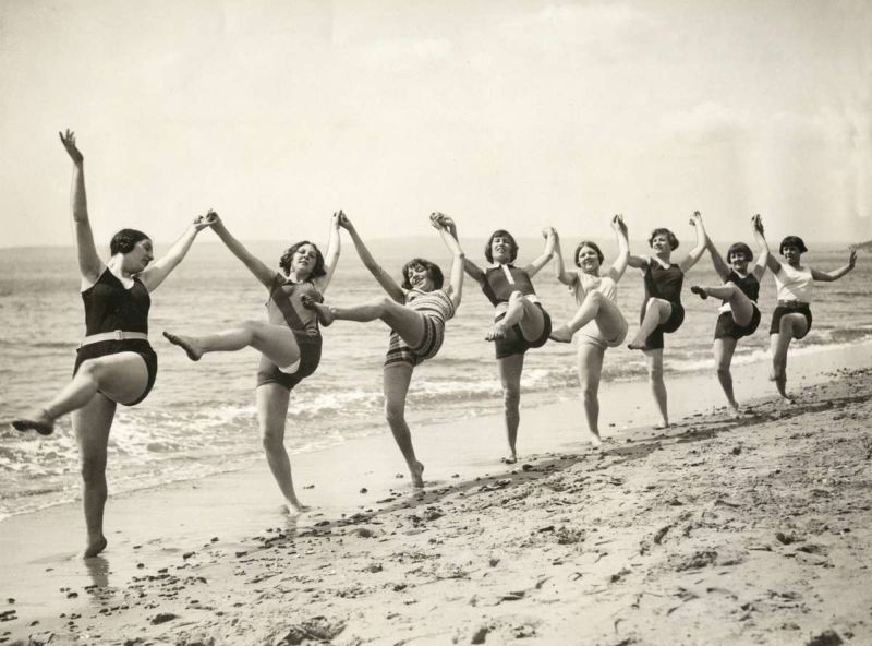 Как отдыхали на пляжах в начале XX века