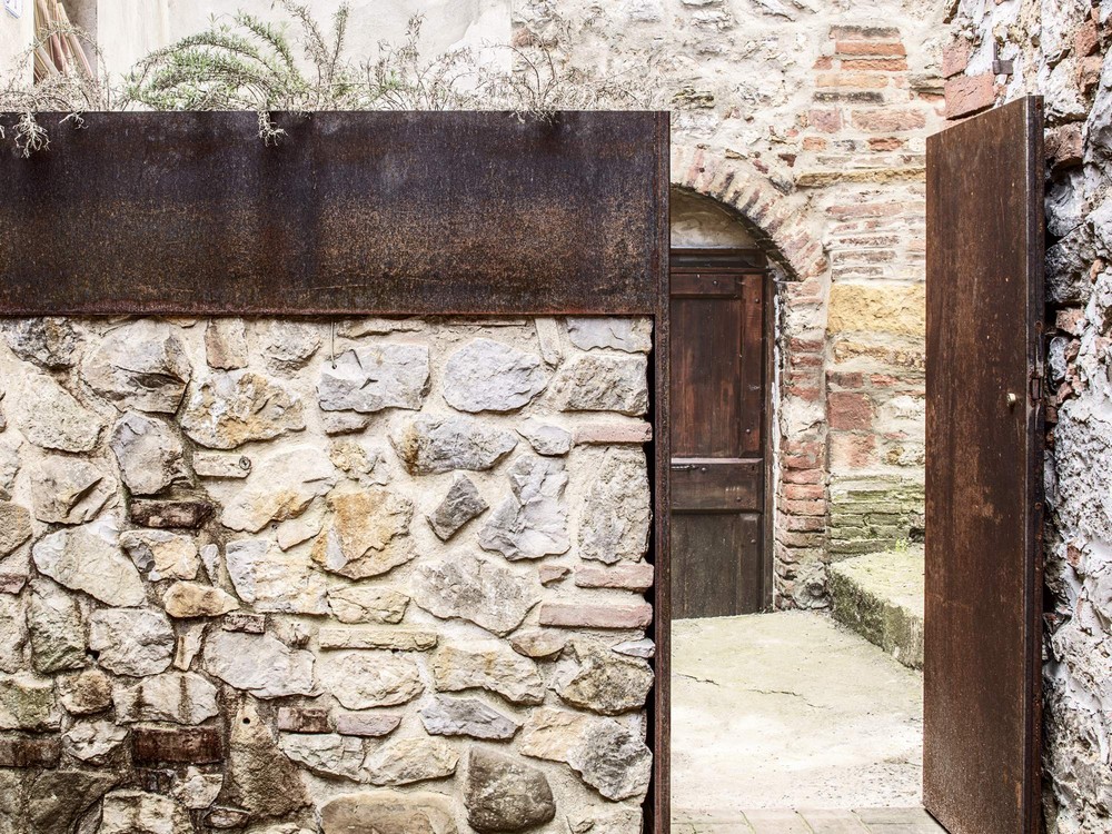 Реконструкция квартиры в старинном каменном доме в Италии