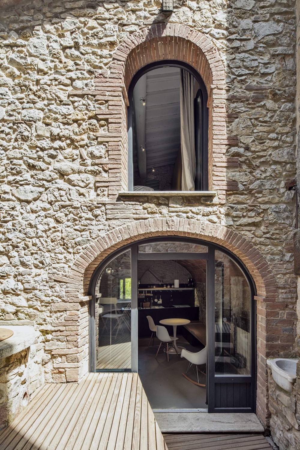 Реконструкция квартиры в старинном каменном доме в Италии