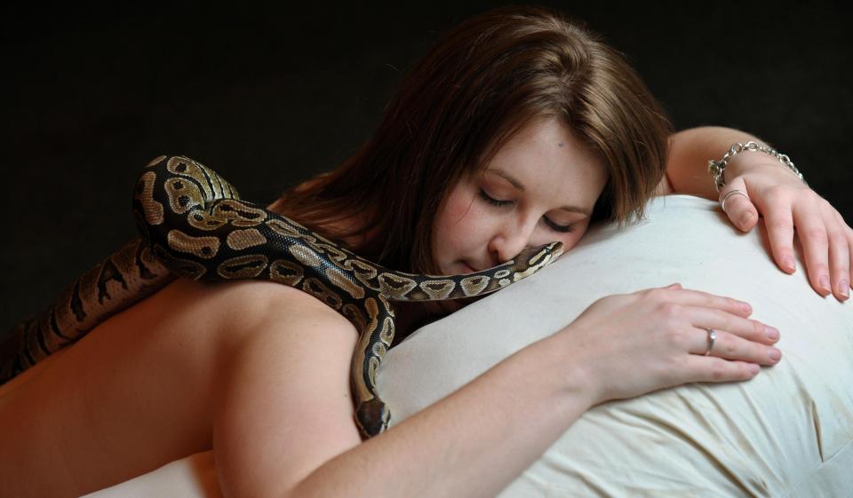 Массаж змеями набирает популярность в разных странах мира