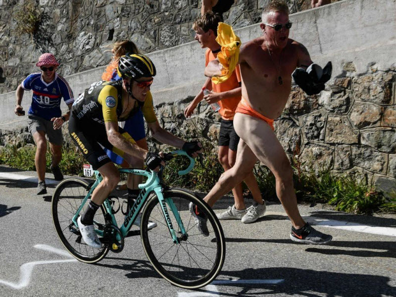Гонка Тур де Франс 2018 с оттенком легкого безумия