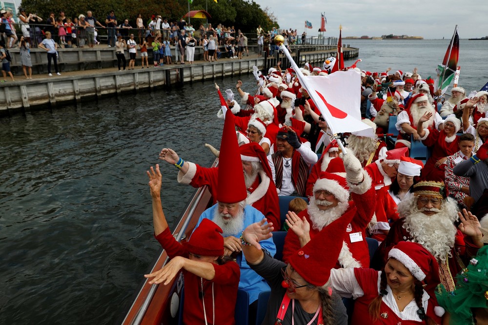 Ежегодный конгресс Санта-Клаусов в Дании