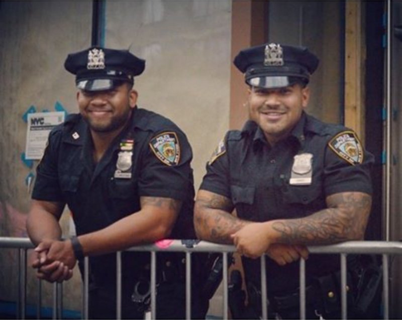 Татуированные полицейские в Америке