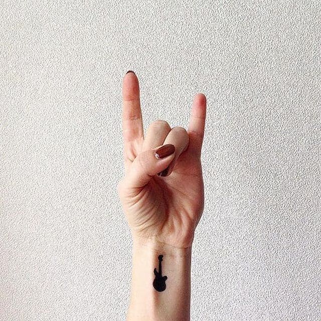 Татуировки в минималистичном стиле