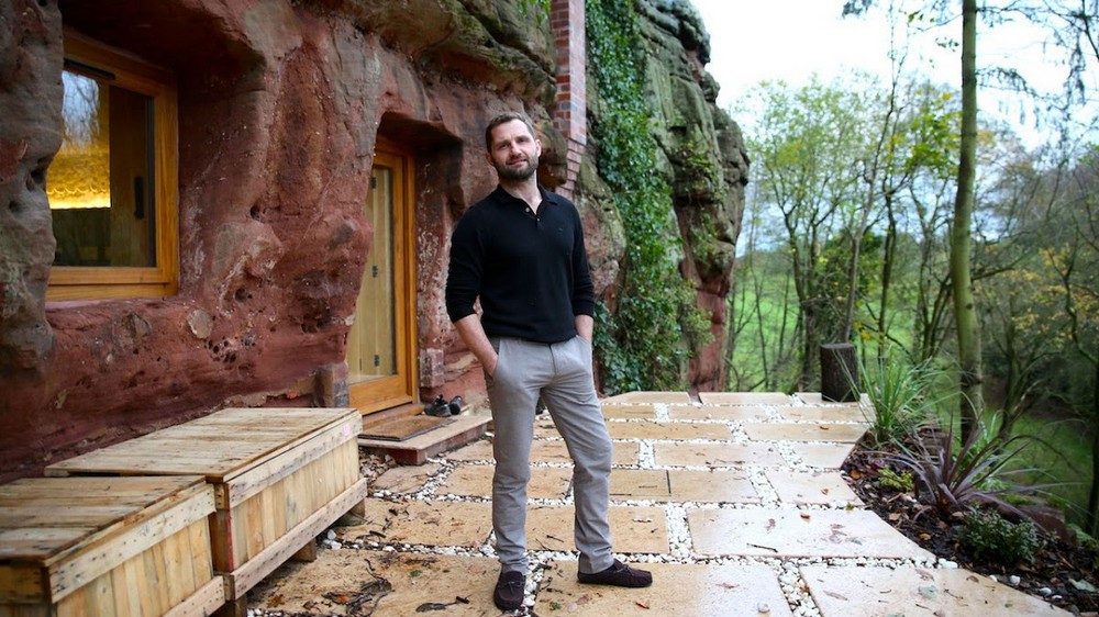 Британец превратил 700-летнюю пещеру в стильные апартаменты