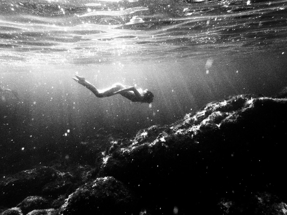Молодые девушки в фотопроекте Кейт Беллм Подводный мир