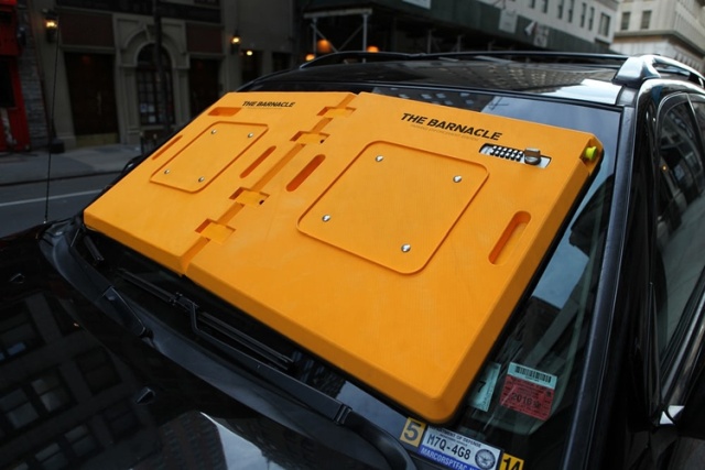 Вакуумный блокиратор лобового стекла для нарушителей правил парковки