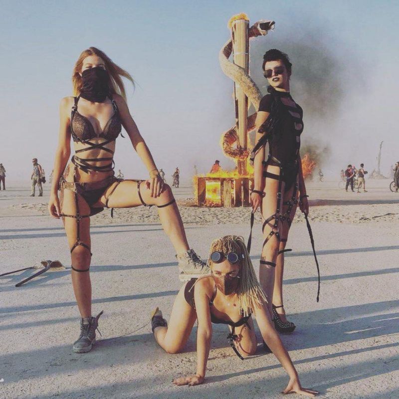 Яркие персонажи фестиваля Burning Man 2018