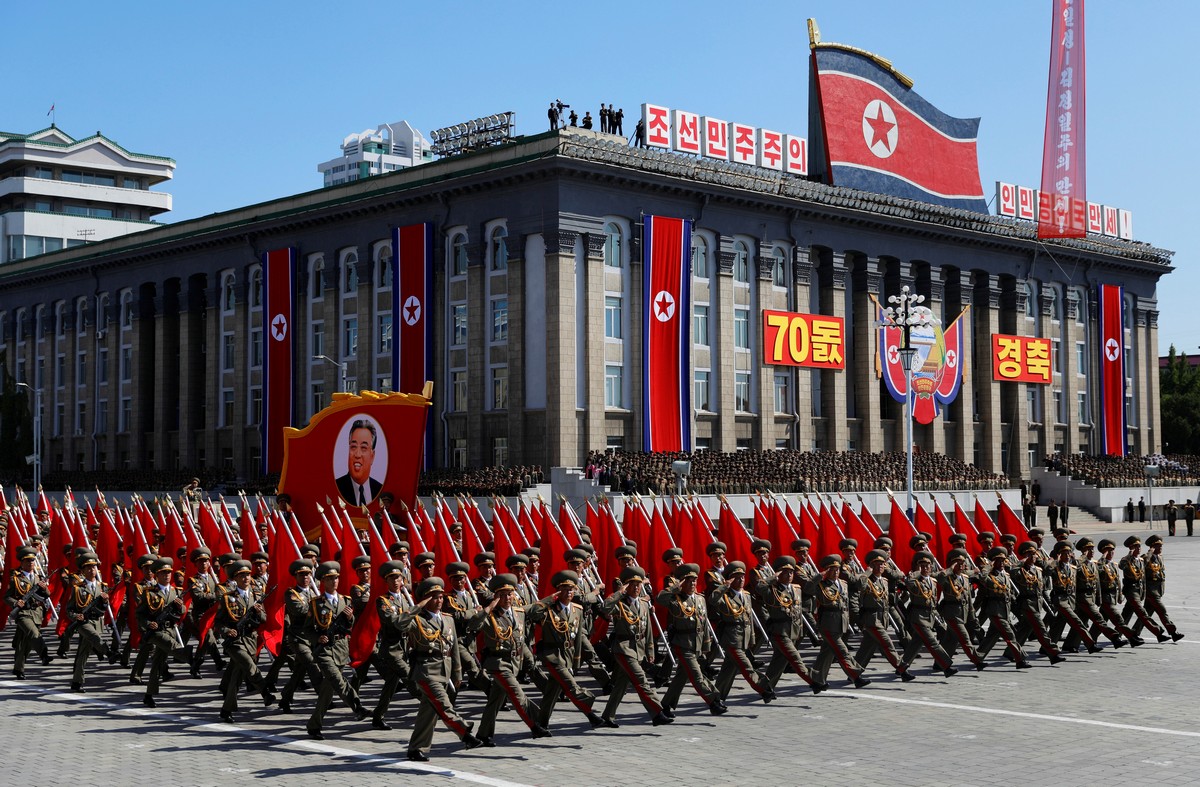 Парад в честь 70-летия Корейской Народно-Демократической Республики