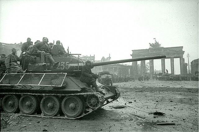 Интересные архивные фотографии Берлина 1945 года