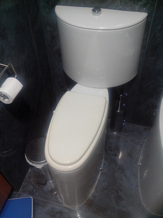 Очень странный дизайн туалетов