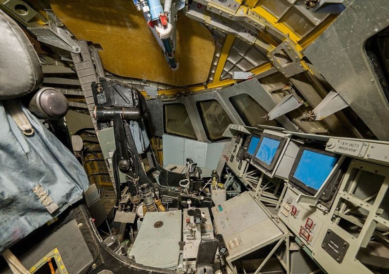 Советские космические корабли ржавеют в гигантском заброшенном ангаре