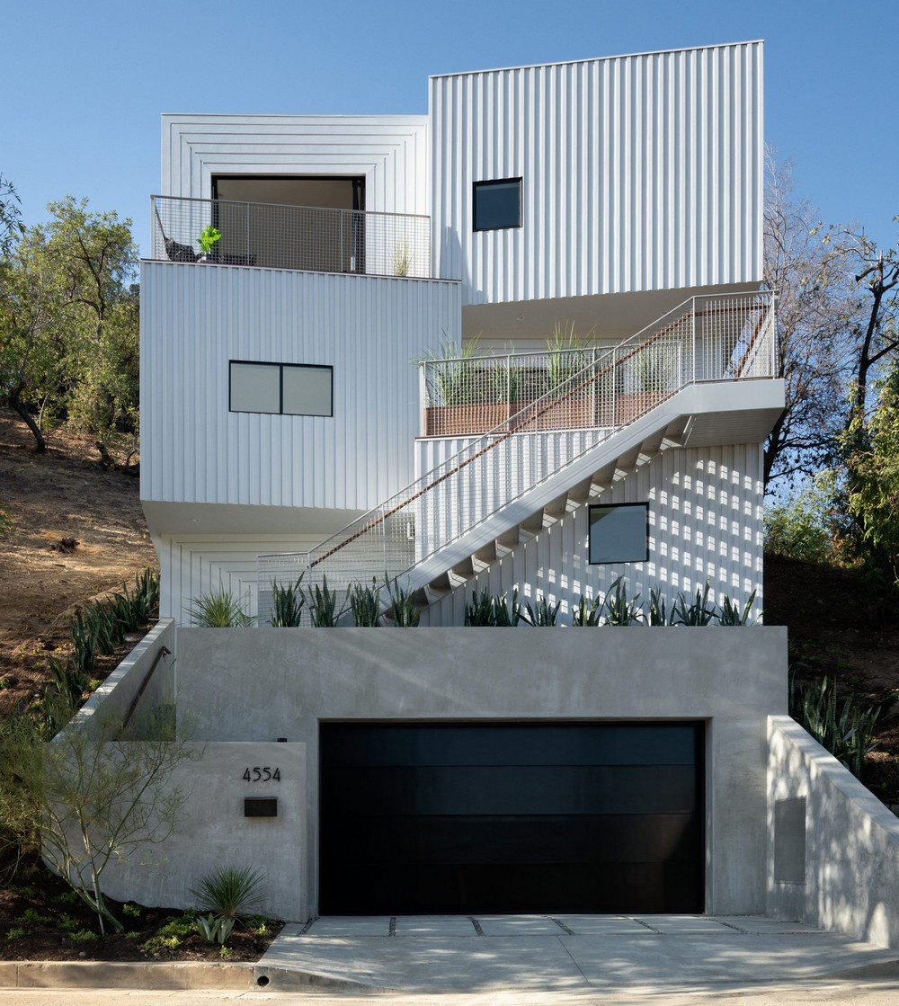 Вертикальный дом на склоне в Лос-Анджелесе