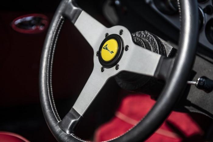 Ferrari Dino с мотором от сумасшедшего F40