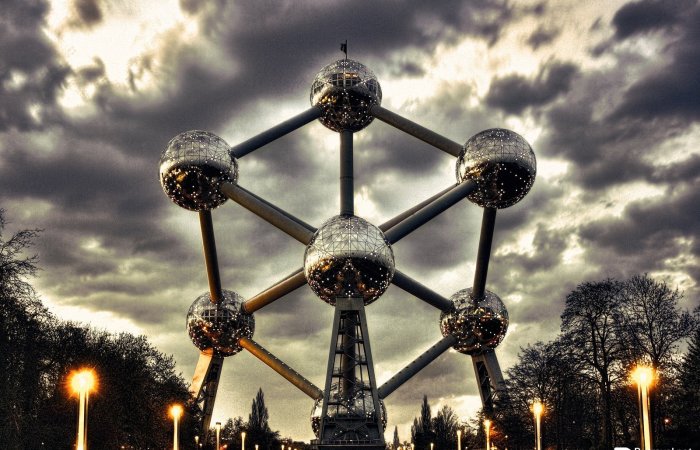 Атомиум - самый посещаемый памятник Брюсселя