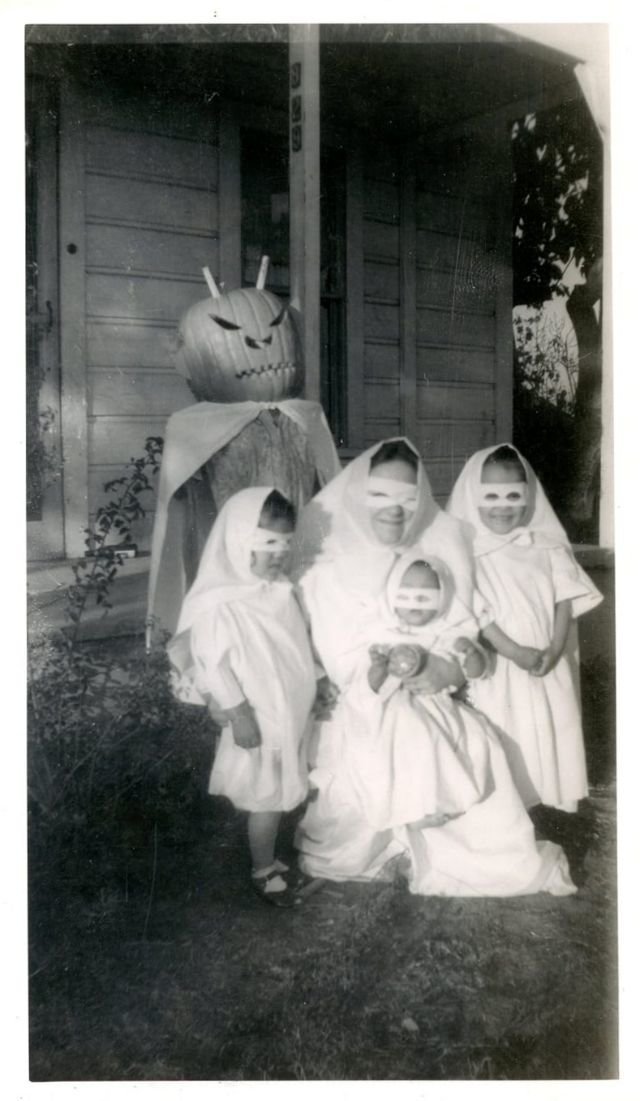 До жути страшные костюмы на Хэллоуин из прошлого