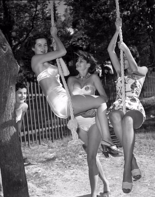 15-летняя Софи Лорен на конкурсе красоты Мисс Италия 1950
