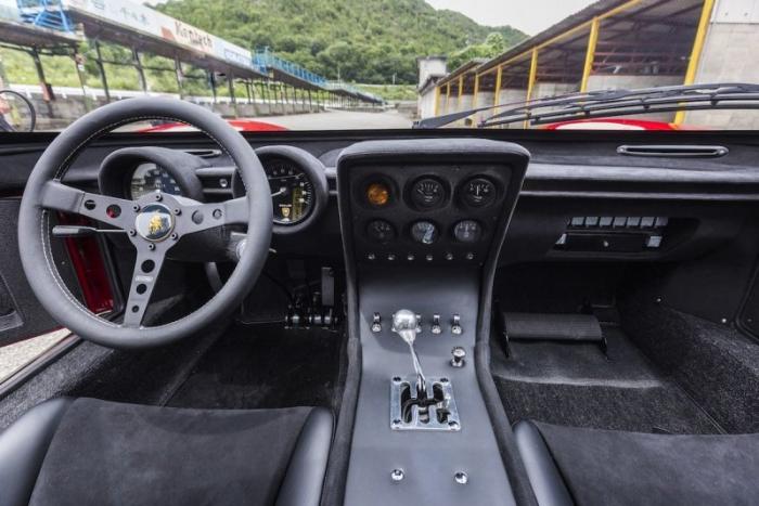 Специалисты Lamborghini отреставрировали спорткар Miura SVR