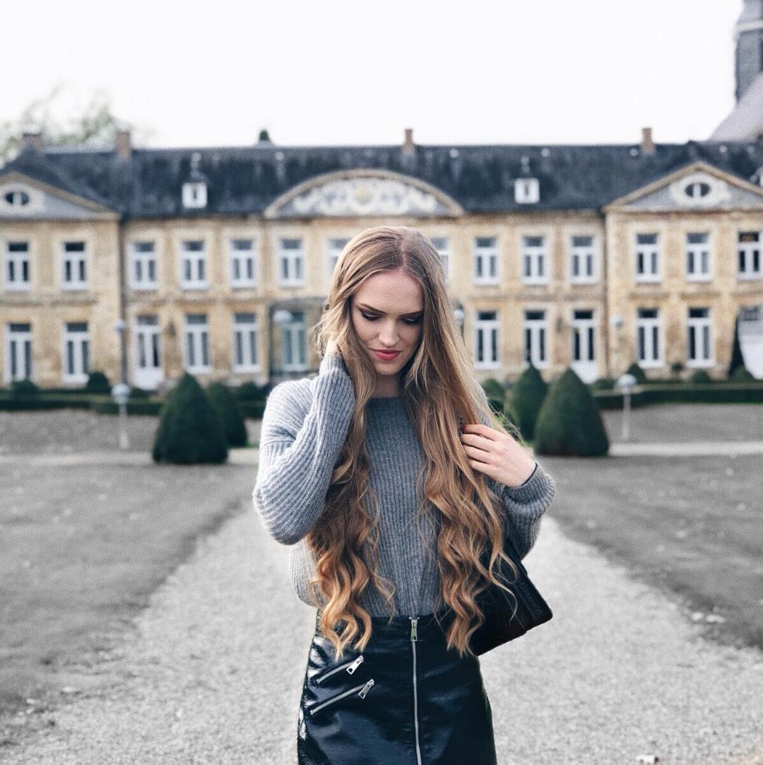 Художница из Нидерландов делает невероятные снимки своих волос